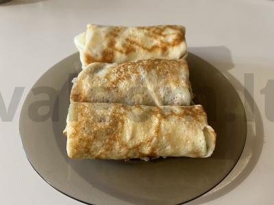 Auksiniai blynai su mocarelos ir rukolos įdaru pagrindine nuotrauka