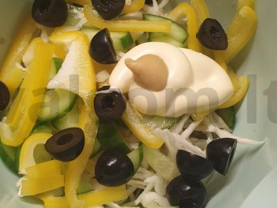 Salotas „Suzana“ su kopūstais ir alyvuogėmis Žingsnis 3