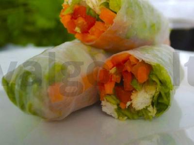 Vasaros ritinėliai su krevetėmis ir salierais pagrindine nuotrauka