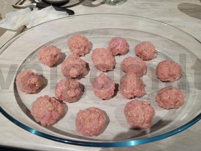 Kotletai grietinėlės-sūrio padaže Žingsnis 2