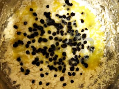 Varškės keksiukai su razinomis ir citrinos žievele Žingsnis 5