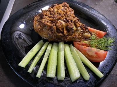 Rudai kalakutų blauzdos su daržovėmis pagrindine nuotrauka