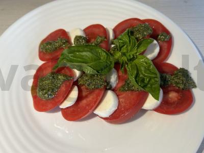 Salotas „Caprese“ pagrindine nuotrauka