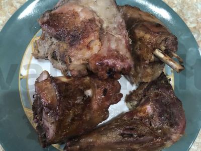 Kaninų mėsa orkaitėje pagrindine nuotrauka