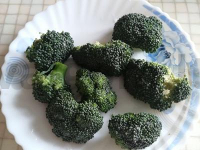 Brokolių ir žiedinių kopūstų blynai Žingsnis 1