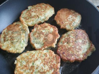 Brokolių ir žiedinių kopūstų blynai Žingsnis 8