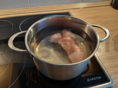 Vištienos sriuba su vermišeliais ir apkepu Žingsnis 1