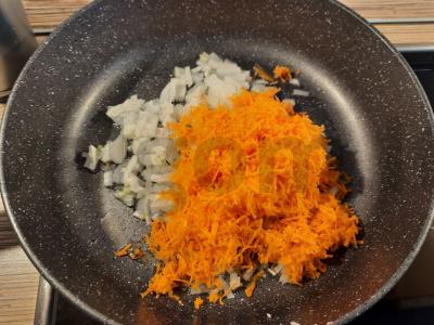 Vištienos sriuba su vermišeliais ir apkepu Žingsnis 3