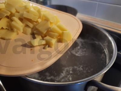 Vištienos sriuba su vermišeliais ir apkepu Žingsnis 4