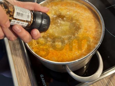 Vištienos sriuba su vermišeliais ir apkepu Žingsnis 6