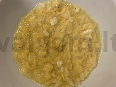 Obuolių ir svogūnų padažas Žingsnis 4