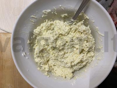 Sūrio ritinėliai su agurku Žingsnis 2