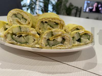 Sūrio ritinėliai su agurku pagrindine nuotrauka