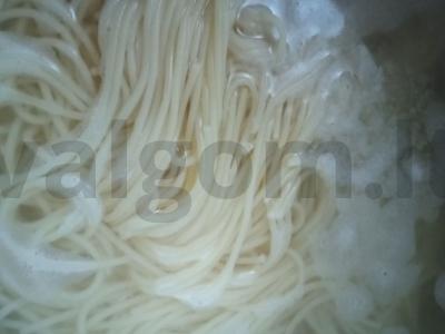 Itališka pasta su bolonijos padažu Žingsnis 1