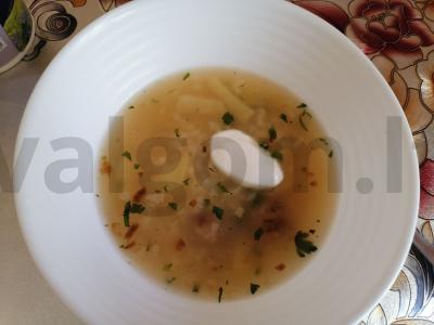 Sriuba su apvaliu ryžiu ir mėsos kukuliais pagrindine nuotrauka