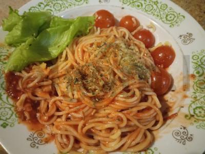 Itališka pasta su bolonijos padažu pagrindine nuotrauka