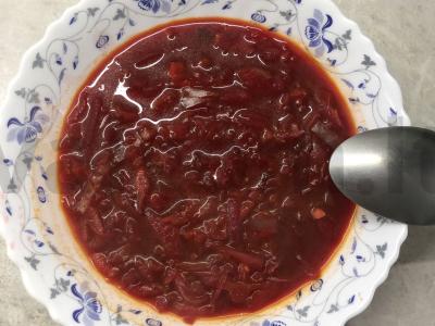 Burokėlių sriuba su kopūstais pagrindine nuotrauka