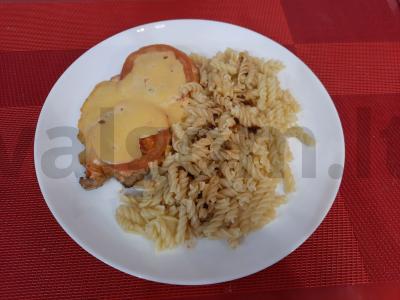 Vištienos krūtinėlė po sūrio apvalkalu pagrindine nuotrauka