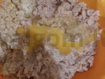 Vištienos kotletai su bulvėmis Žingsnis 4