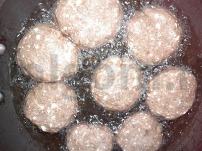 Švelnūs varškėčiai su linų sėmenų miltais Žingsnis 2