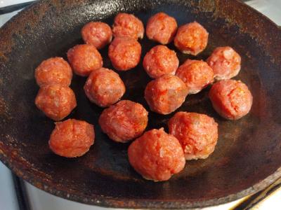 Mėsos kukuliai pomidorų-grietinėlės padaže Žingsnis 2