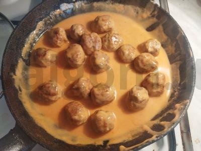 Mėsos kukuliai pomidorų-grietinėlės padaže Žingsnis 4