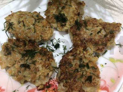 Švelnios kopūstų kotletai pagrindine nuotrauka