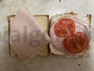 Krištoliniai, sotūs, karšti tostai su kumpiu ir karbonaidu Žingsnis 3