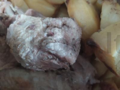 Antis su bulvėmis ir obuoliais pagrindine nuotrauka