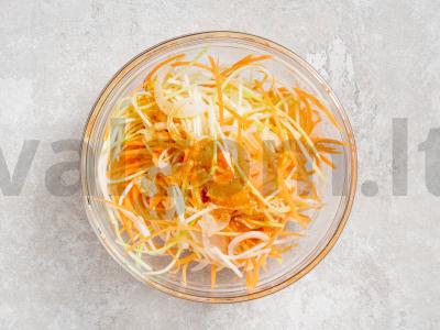 Korejiškai marinuoti cukinijos žiemai Žingsnis 2