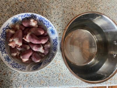 Daržovių asorti su vištienos širdelėmis Žingsnis 1