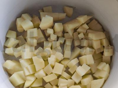 Olivjė su krevetėmis ir šviežiu agurku Žingsnis 1