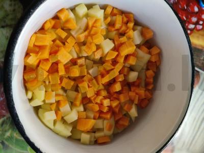 Olivjė su krevetėmis ir šviežiu agurku Žingsnis 2