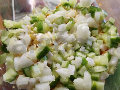 Olivjė su krevetėmis ir šviežiu agurku Žingsnis 12