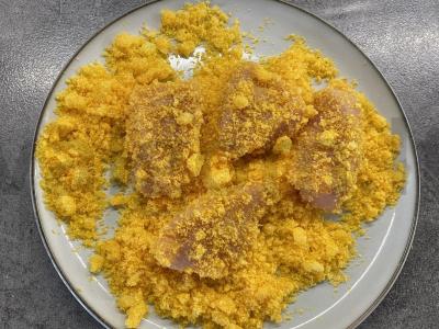 Vištienos juostelės kukurūzų dribsniuose Žingsnis 3