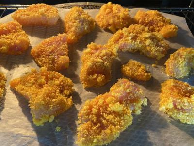 Vištienos juostelės kukurūzų dribsniuose Žingsnis 4