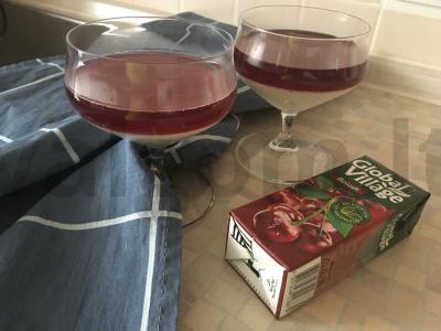 Grietinėlės ir vyšnių želė pagrindine nuotrauka