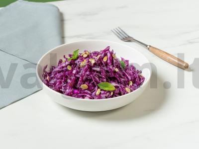 Mėlynos kopūstų salotos pagrindine nuotrauka