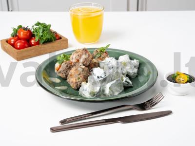 Garinti kalakutienos kotletai su daržovėmis pagrindine nuotrauka