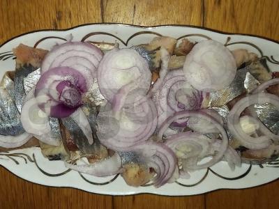 Užkandis „Silkė su svogūnais“ pagrindine nuotrauka