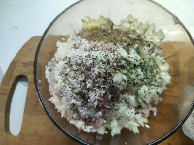 Kotletai grietinės-tomato padaže Žingsnis 1