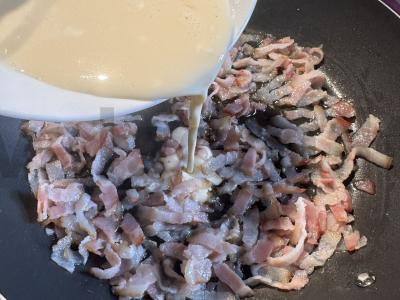 Itališka pasta su bekonu ir kiaušiniu Žingsnis 3