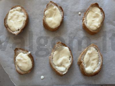 Namų pyragėliai „Sūrio pyragas“ iš trijų ingredientų Žingsnis 3