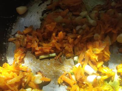 Kepta perlų kruopų patiekalas su daržovėmis Žingsnis 4