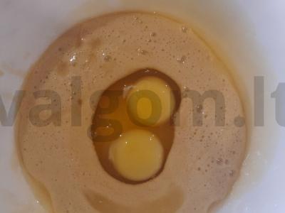 Skaniausias tortas „Medovikas“ Žingsnis 3