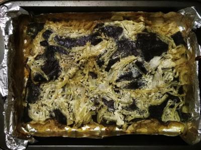 Kepta plekšnė su svogūnais ir grietine pagrindine nuotrauka