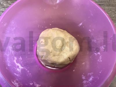 Sausainių iš trapios tešlos su juodųjų serbentų uogiene Žingsnis 3