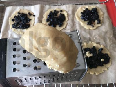 Sausainių iš trapios tešlos su juodųjų serbentų uogiene Žingsnis 5