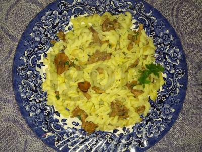 Fusilli su voveraitėmis pagrindine nuotrauka