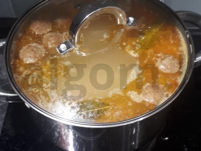 Daržovių sriuba su meatballs Žingsnis 15